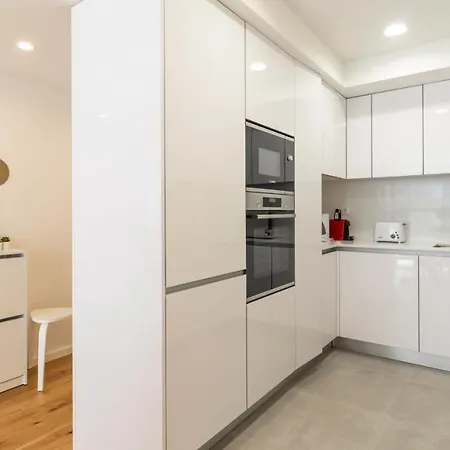 Trendy 2br Flat W/ Parking By Lovelystay Διαμέρισμα