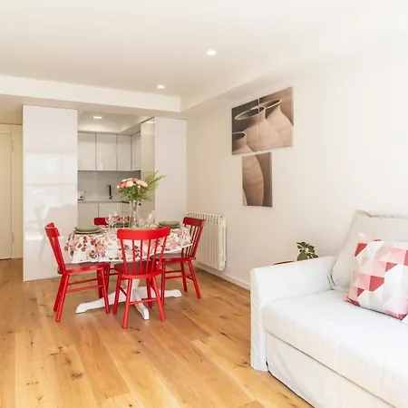 Διαμέρισμα Trendy 2br Flat W/ Parking By Lovelystay