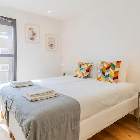 Διαμέρισμα Trendy 2br Flat W/ Parking By Lovelystay Βίλα Νόβα ντε Γκάια