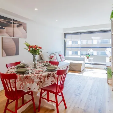 Trendy 2br Flat W/ Parking By Lovelystay Βίλα Νόβα ντε Γκάια