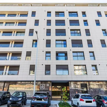 Διαμέρισμα Trendy 2br Flat W/ Parking By Lovelystay