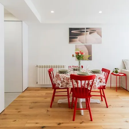 Trendy 2br Flat W/ Parking By Lovelystay アパート *